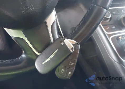 2015 Chrysler 200 Limited из США, поврежденный, VIN 1C3CCCAB9FN680793